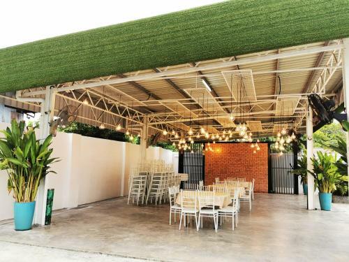 Hostal Secret Garden Warni Villa (muar)