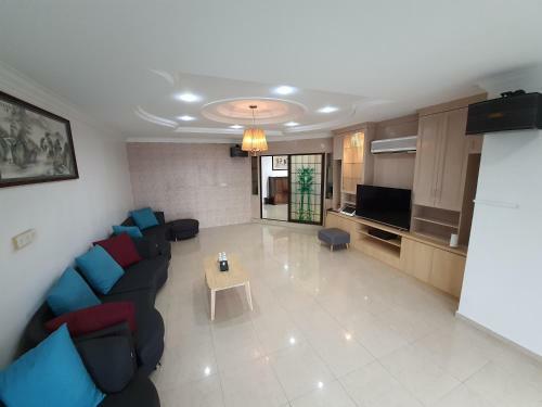 Bersatu Queenco Homestay Muar