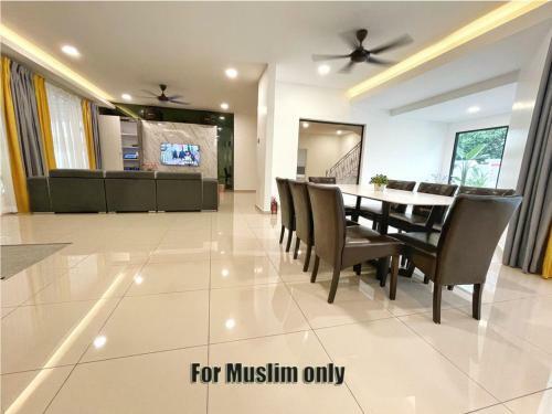 Alexis Villa (for Muslim Only)