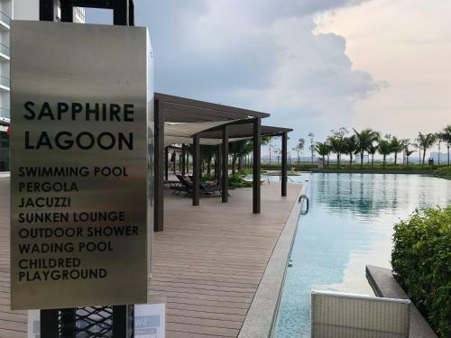 Luxury Smart Apartment W/ Poolview @green Haven