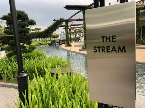Luxury Smart Apartment W/ Poolview @green Haven