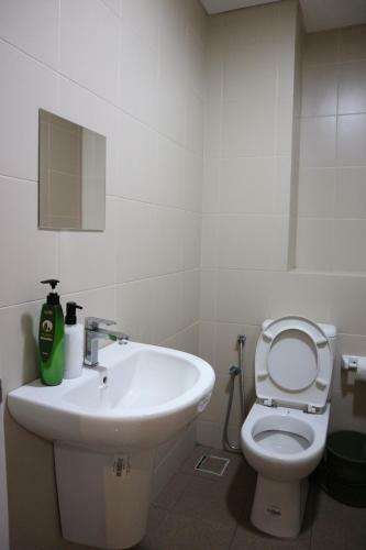 Vince's Designer Penthouse I-city Central Icity