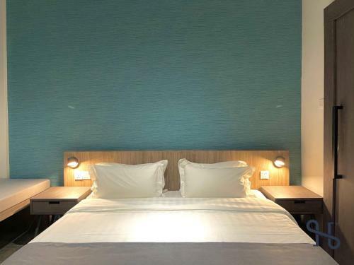 Homesuite' Hotel At Sutera Avenue