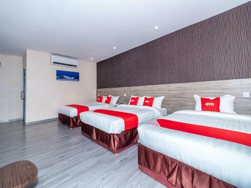 Oyo 90147 Hilltop Hotel