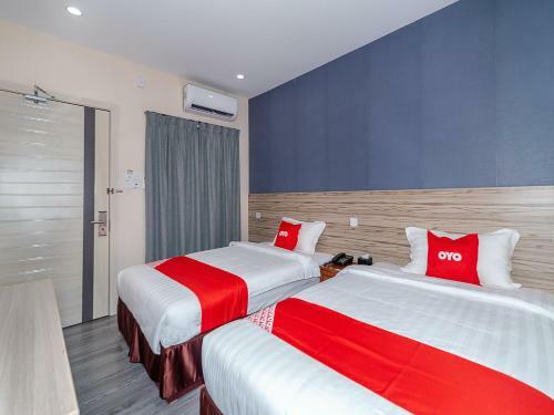 Oyo 90147 Hilltop Hotel