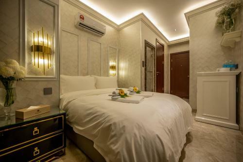 A Residence @ Between Hilton & Cititel Hotel