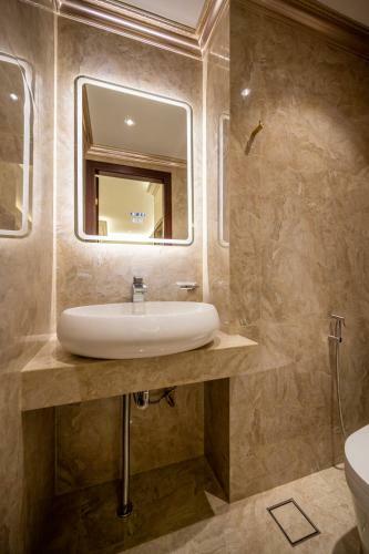 A Residence @ Between Hilton & Cititel Hotel
