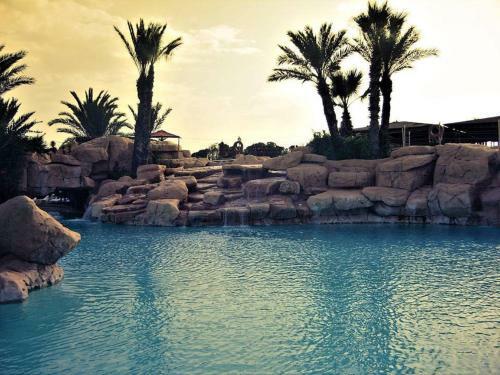 Hotel Sahara Beach Aquapark Resort