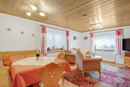 Apartamento Ferienwohnung K�nig Im Erdgeschoss