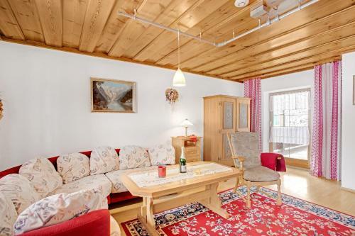 Apartamento Ferienwohnung K�nig Im Obergeschoss