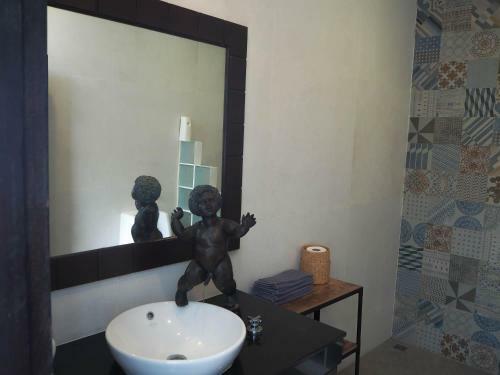 Spacious 4 Bedrooms Private Pool Villa In Phuket