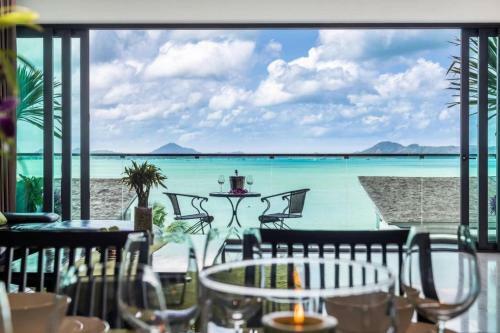 Villa Eva Beach X Goldstar