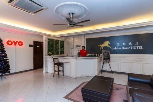 Oyo 44027 Golden Horse Hotel