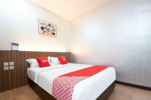 Capital O 90447 Hotel Ezzyhome Kebun Teh