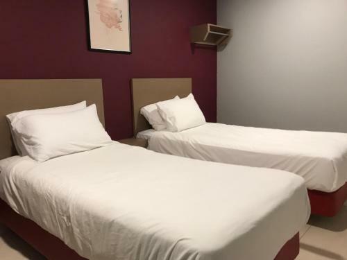 Oyo 90487 K Threegod Hotel