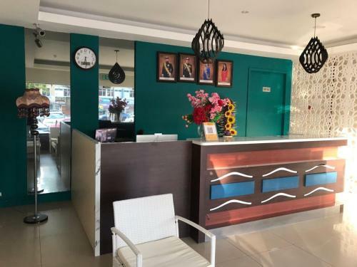 Oyo 90487 K Threegod Hotel