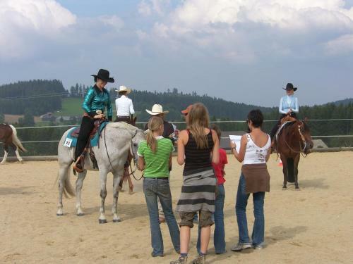 Agroturismo Espi-stables Ferienhof Esterhammer