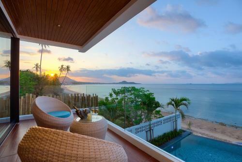 Beachfront Villa Jintaleela