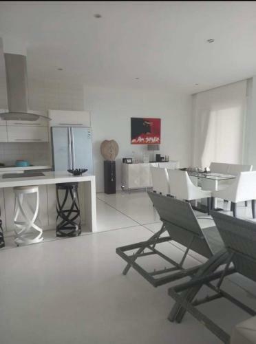 Apartamento 3 Bedroom Penthouse With Ocean Views