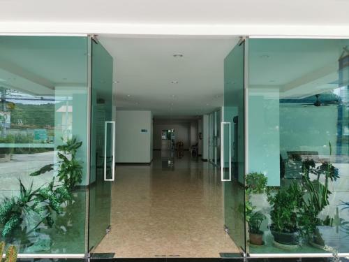 Hotel The Base Hua Hin