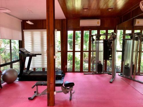 Riverside Exquisite Villa Living