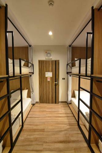 Hotel Lana Beds & Space