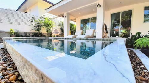 Zerene Garden Pool Villa