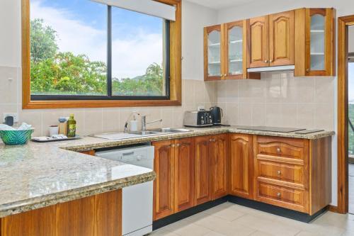 Oceans 19 Views / Spa Bath / Fire Place / Nelson Bay