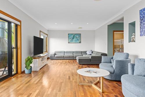 Oceans 19 Views / Spa Bath / Fire Place / Nelson Bay