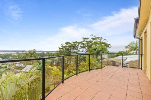 Oceans 19 Views / Spa Bath / Fire Place / Nelson Bay