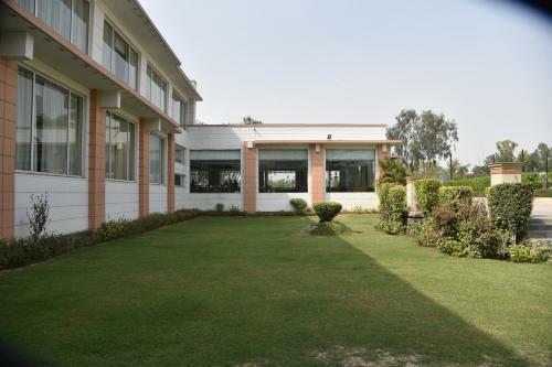 Opulent Hotel By Ferns N Petals