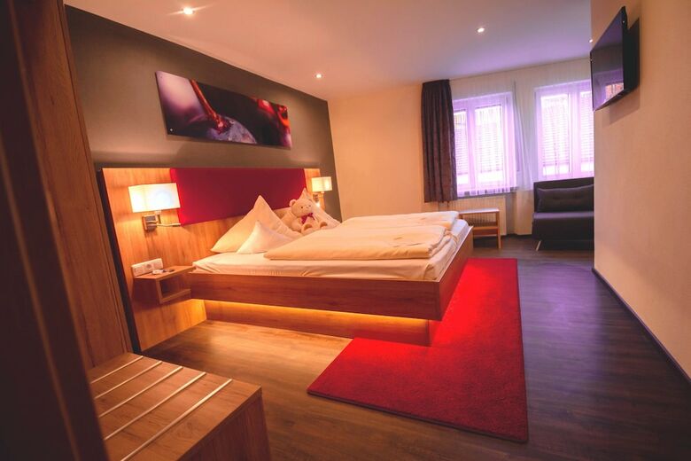 Hostal Landhotel Und Weingasthof Schwarzer Adler