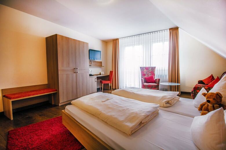 Hostal Landhotel Und Weingasthof Schwarzer Adler