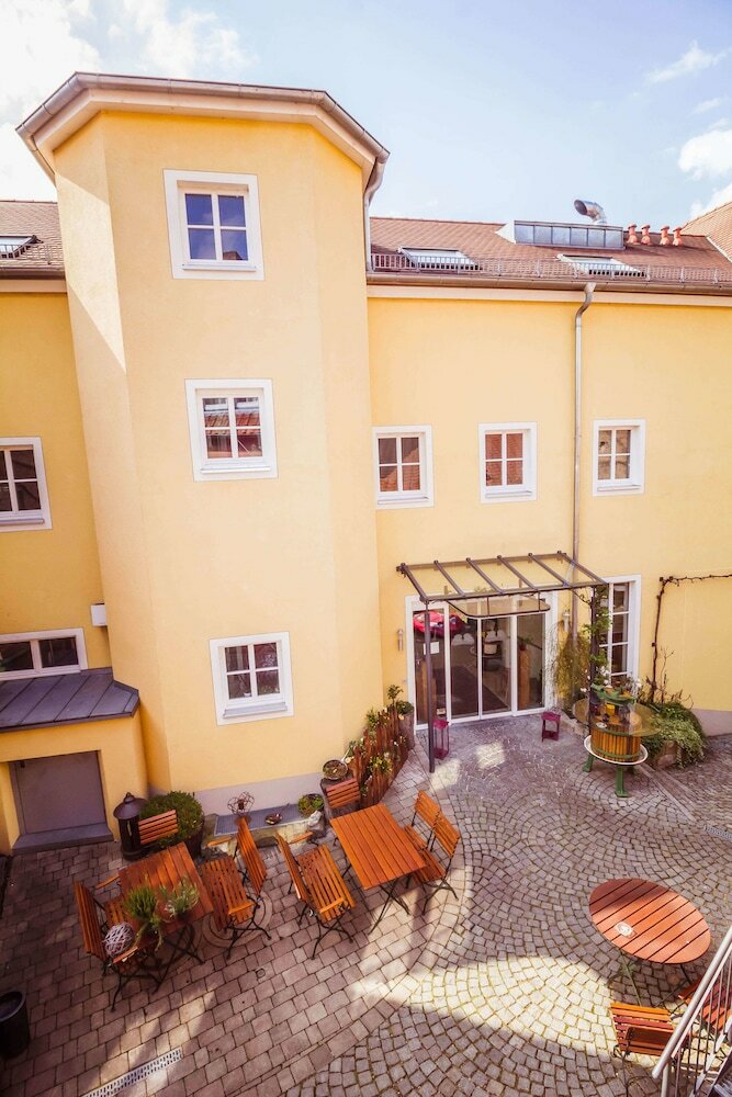 Hostal Landhotel Und Weingasthof Schwarzer Adler