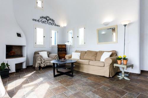 Arcana Santorini Villas, An Authentic Cycladic Experience