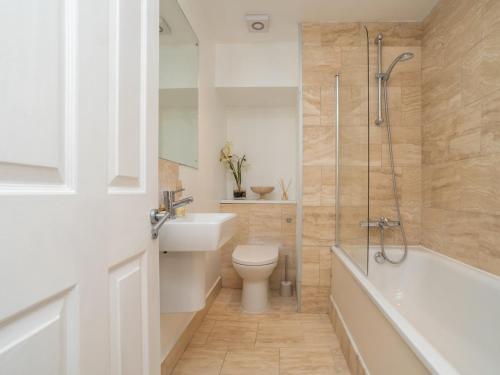Pass The Keys Spacious 3 Bed Apartment In Prime Central Location