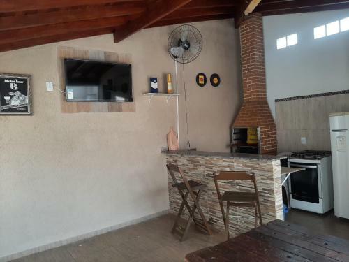 Casa Agrad�vel Com �rea Externa E Piscina