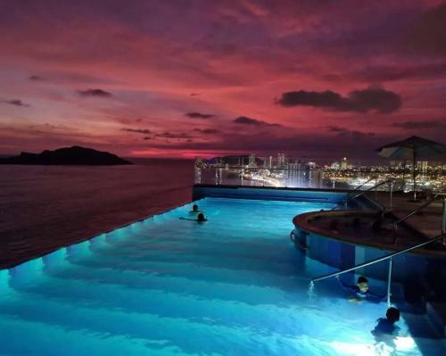Apartamento Condo On Mazatlan Ocean Front Boardwalk ?malec�n?