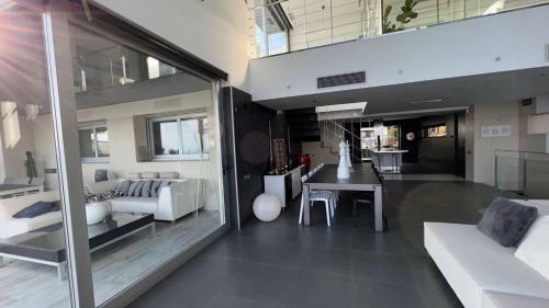 The Blue Villa Barcelona