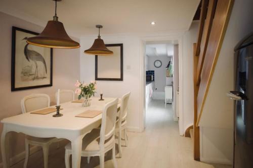 Charming Cottage In The Heart Of Brighton