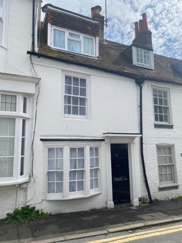 Charming Cottage In The Heart Of Brighton