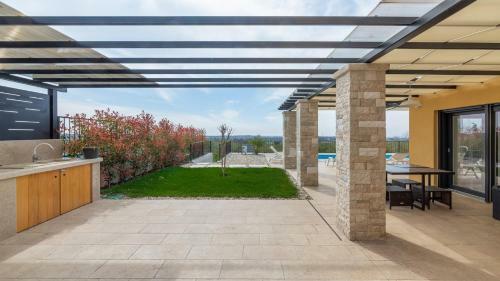 Villa Andreas Mateli?i With Beautiful Sea View