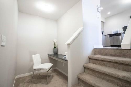 Stunning 2 Bedroom Townhouse In A Great Location