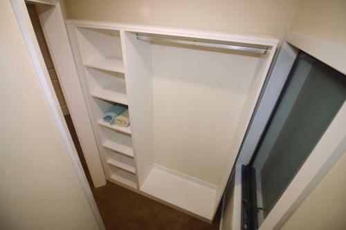 Hostal Silver House - Melbourne Airport Accommodation