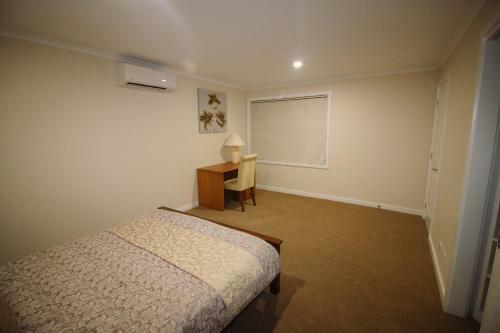 Hostal Silver House - Melbourne Airport Accommodation