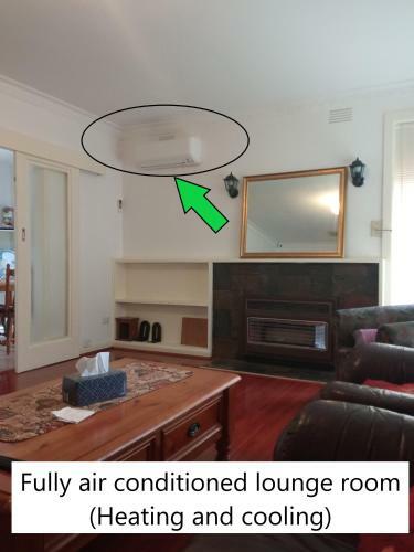 Hostal Sunny House - Melbourne Airport Home