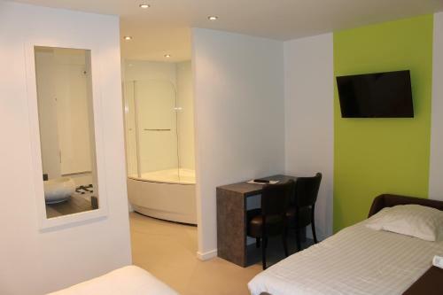 Hotel Logis Du Puy Ferrand