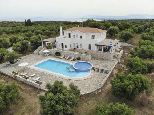 Amazing Villa With Private Pools And Sea Views