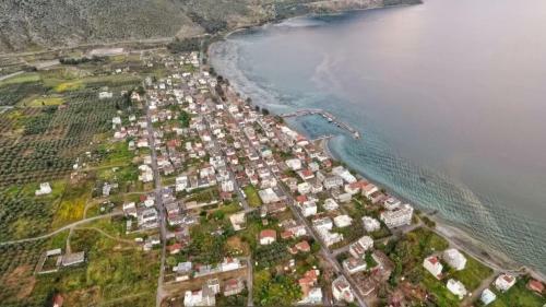 Apartamento Luxury Seafront House Nearby Delphi