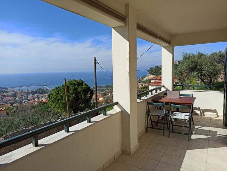 Kiparissia Castle & Sea View